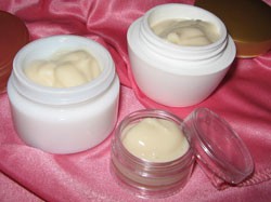 Крем для обличчя